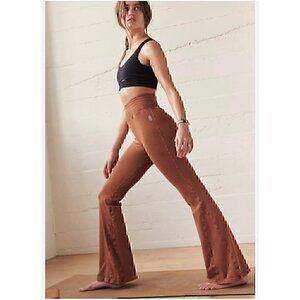 FREE PEOPLE MOVEMENT THE CLASS FLAIR LEGGINGS, COLOR BROWN, SIZE X-SMALL